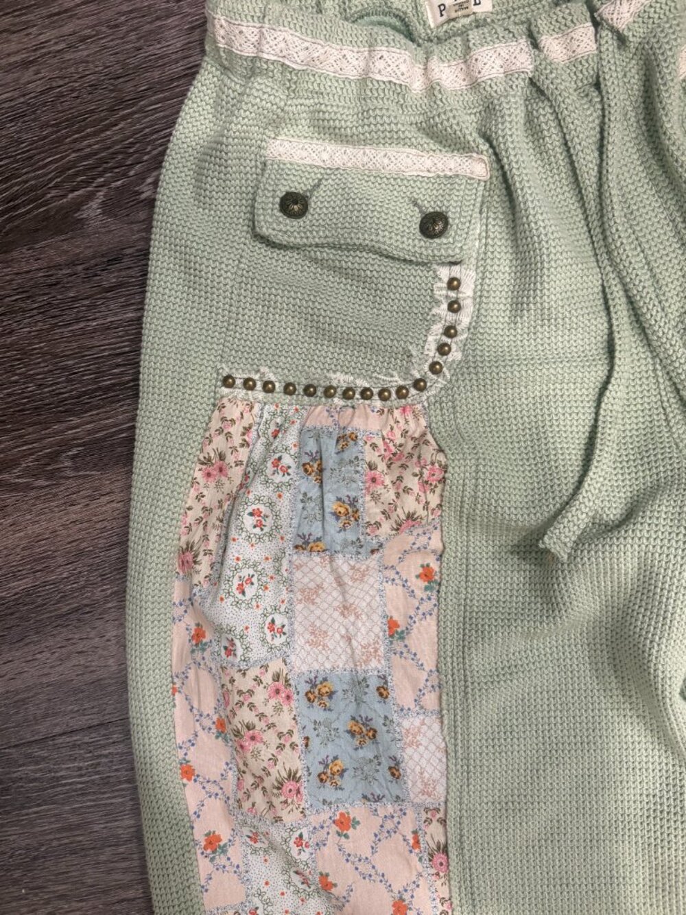 POL NWT Green patchwork pants with flowers size Large - Picture 5 of 6